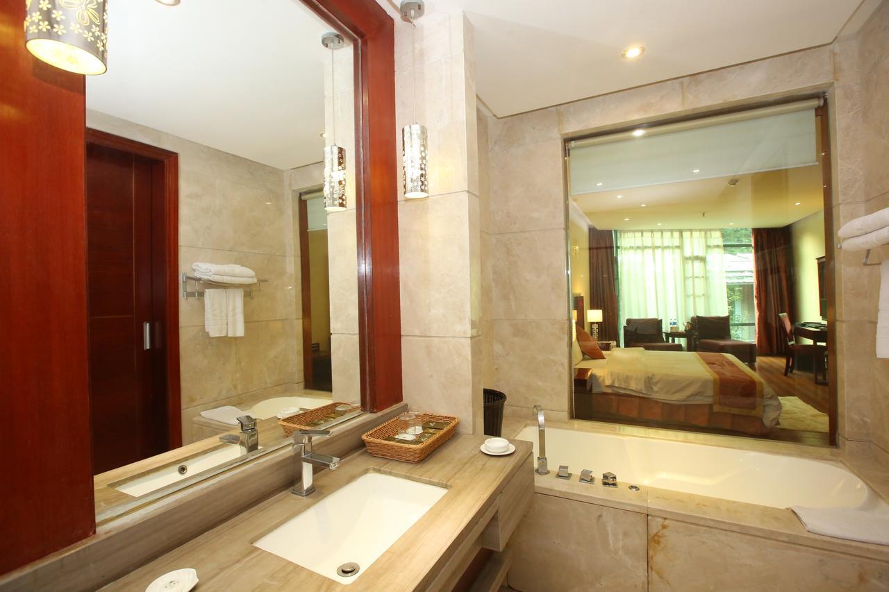 Grand Villa Hotel Гуанджоу Екстериор снимка