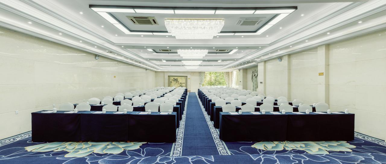 Grand Villa Hotel Гуанджоу Екстериор снимка