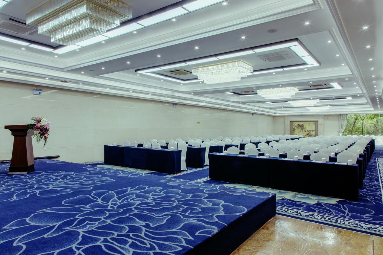 Grand Villa Hotel Гуанджоу Екстериор снимка